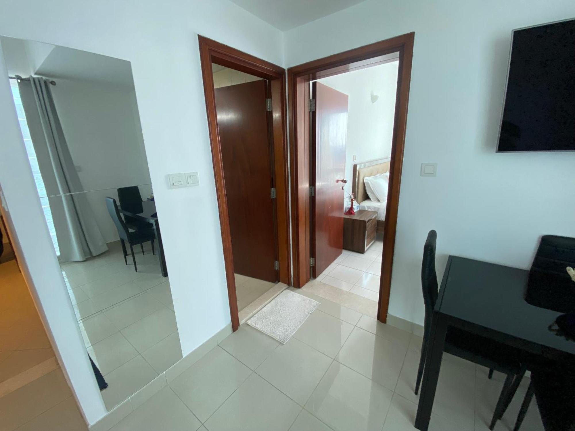 Phineek Magnificent One Bedroom Apartment Dubai
