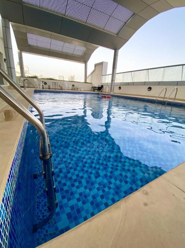 Phineek Magnificent One Bedroom Apartment Dubai